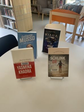 Média réf. 7122 (2/4): Les dernières acquisitions de la médiathèque...